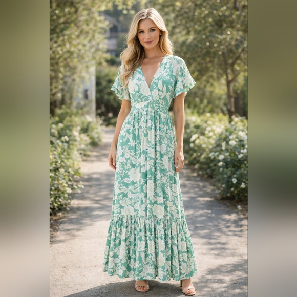 MINKPINK Dresses & Skirts - NWT Minkpink Felicia Floral Tiered Dress Size XS Mint Green Maxi